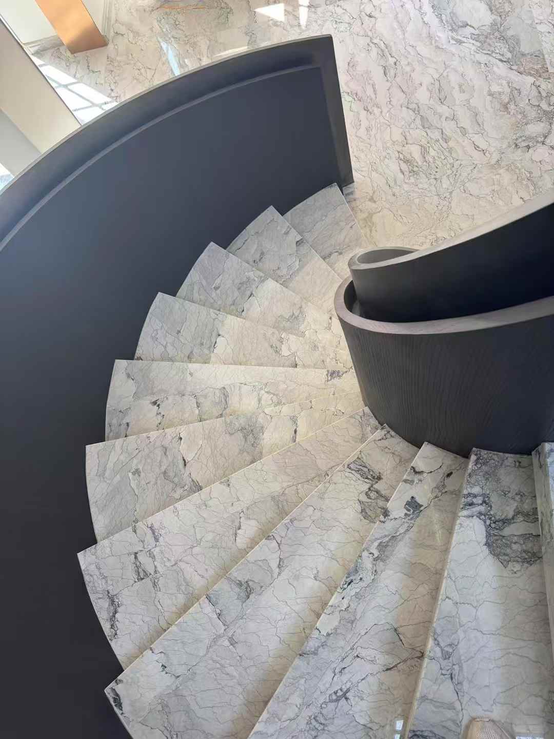 Come scegliere tra 8 colori di marmo per i tuoi interni domestici?