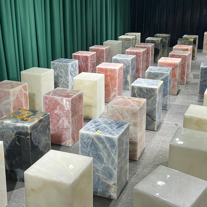 Plinth onyx