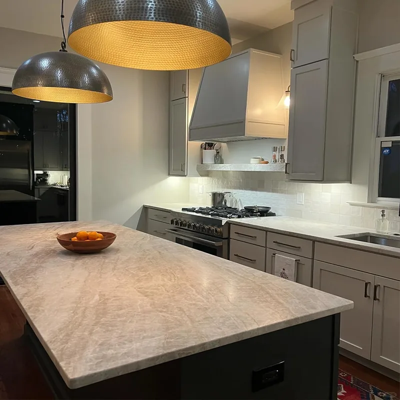 Taj mahal quartzite controsoffitto