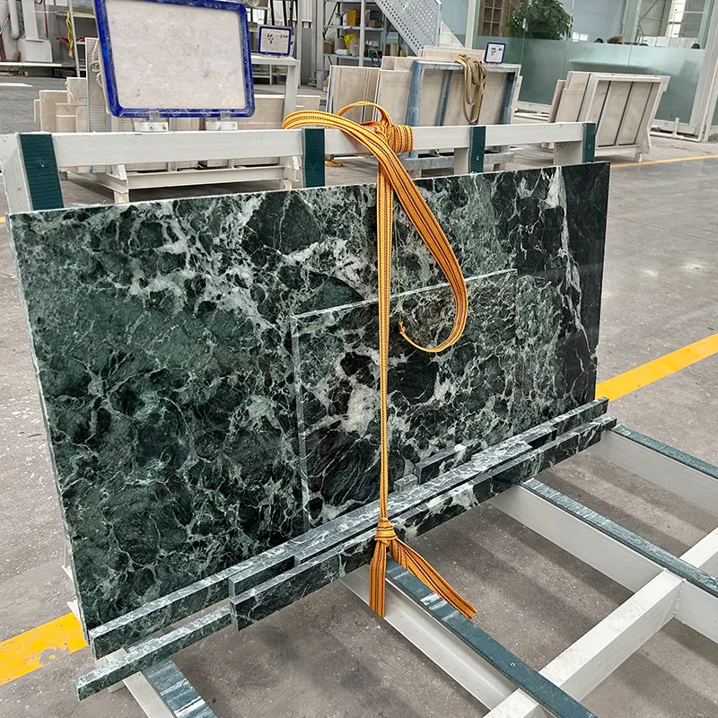Verde Alpi Accent Accent Wall Pares